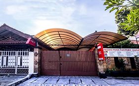 OYO 1082 Kost Arie 1 Near RSIP Persahabatan